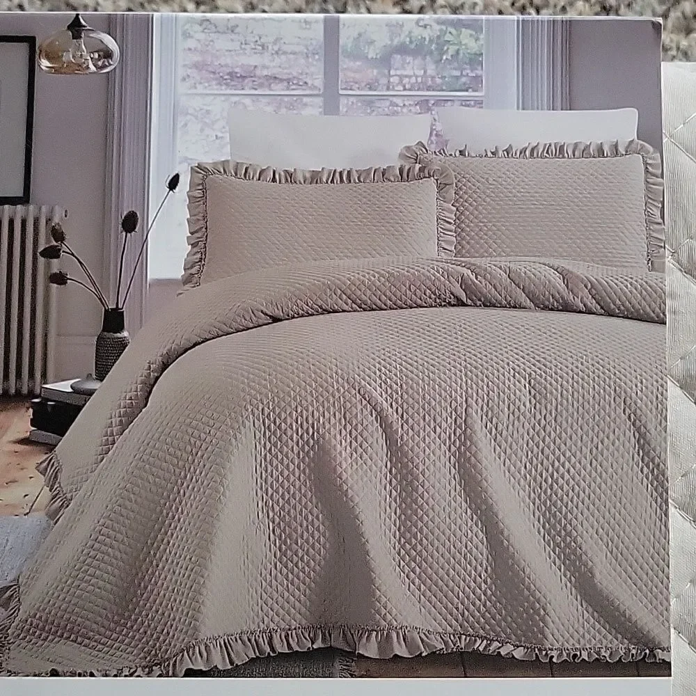 3 Piece Quilt set, Queen size
